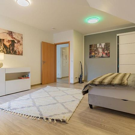 Altstadtapartment, 80 Qm,2 Schlafzimmer,Parkplatz,Netflix Cottbus Esterno foto